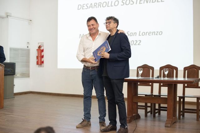 En la apertura. El intendente Raimundo y el ingeniero César Mackler.