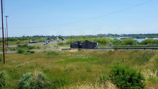 Un camionero resultó herido tras volcar en la Circunvalación Oeste