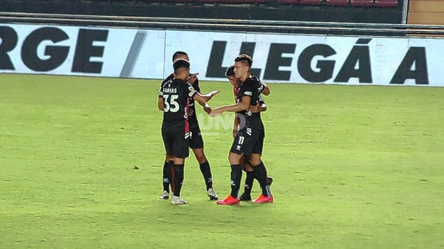 Con gol de Alexis Castro Colón le gana a San Lorenzo 1-0.