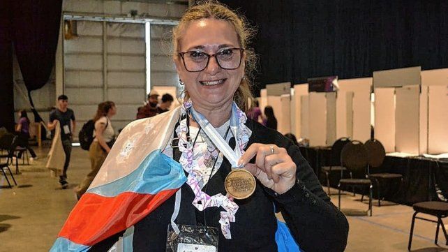 Docente. Stella Maris Pérez encargada de representar a la Escuela Secundaria de Jóvenes y Adultos de la Unidad Penal Nº7 Casiano Calderón