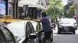 Los taxistas volvieron al trabajo tras los asesinatos de dos colegas. Entre la falta de viajes y la inseguridad, la incertidumbre y el temor reina entre los conductores.