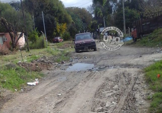 Las calles internas de Bajada Grande están abandonadas