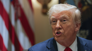 Entran en vigor los aumentos de aranceles que el presidente de Estados Unidos impuso para México, Canadá y China.