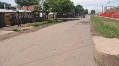 La calle Qom, límite entre dos sectores del barrio donde ocurrió el crimen. La calle Qom, límite entre dos sectores del barrio donde ocurrió el crimen.