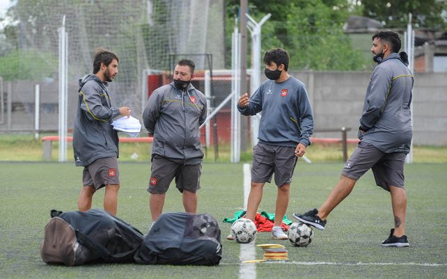 Primera práctica del año del equipo de fútbol de Adiur.