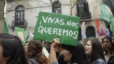 Una de las marchas en Rosario para pedir que pare la violencia machista. Una de las marchas en Rosario para pedir que pare la violencia machista.