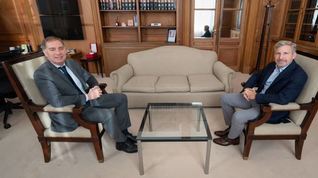 El gobernador de Entre Ríos evita pronunciarse entre Javier Milei y Mauricio Macri. “Hay un Presidente de la Nación y todos necesitamos que le vaya bien”