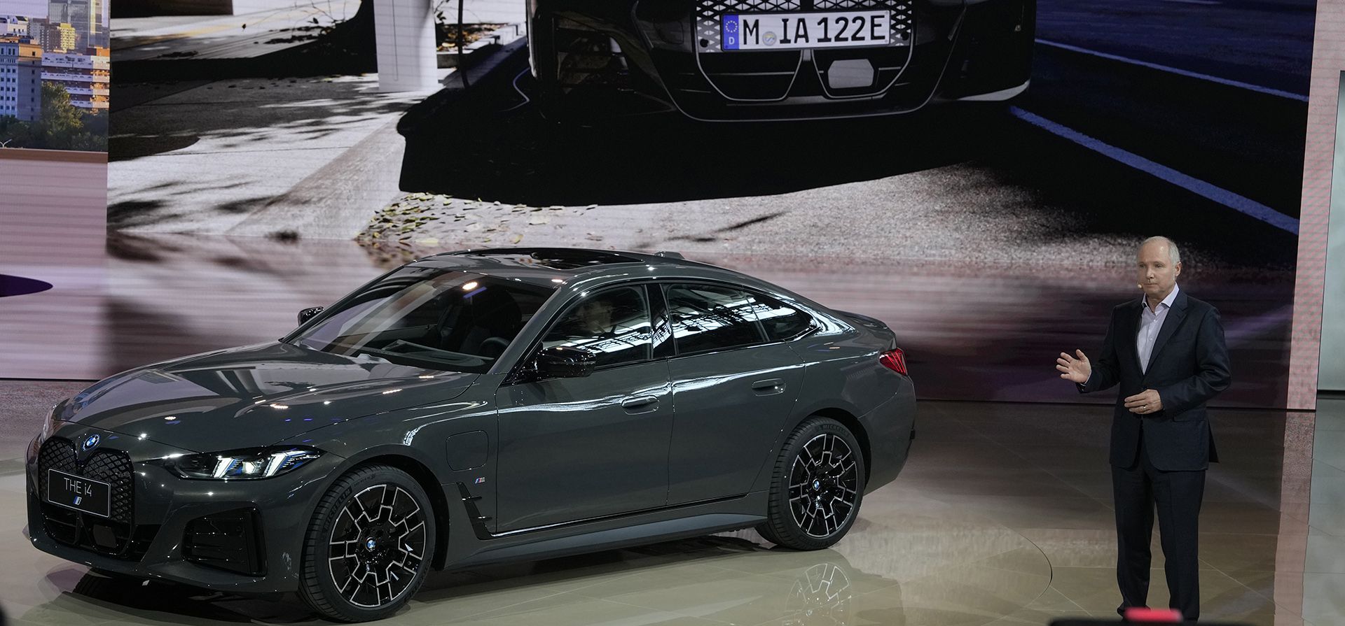 Jochen Goller, miembro de la junta directiva de BMW, anuncia el estreno mundial del BMWi4 durante Auto China 2024 en Beijing, el jueves 25 de abril de 2024. (Foto AP/Ng Han Guan Jochen Goller, miembro de la junta directiva de BMW, anuncia el estreno mundial del BMWi4 durante Auto China 2024 en Beijing, el jueves 25 de abril de 2024. (Foto AP/Ng Han Guan