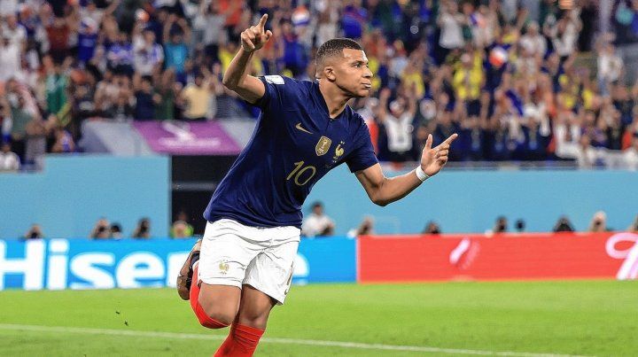 Francia superó 2-1 a Dinamarca con dos tantos de Kylian Mbappé y atesoró su boleto a los octavos de final del Mundial.