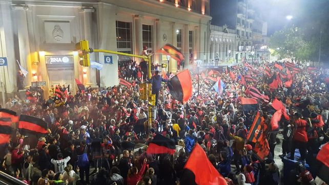 Cientos de personas se volcaron a las calles para celebrar el triunfo histórico y merecido de Patronato en la Copa Argentina&nbsp;