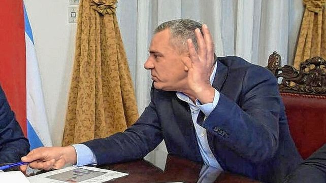 Sobreseyeron a funcionario en causa por cobro de sobornos