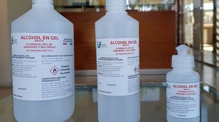 Comenzó la producción de alcohol en gel para el personal de salud