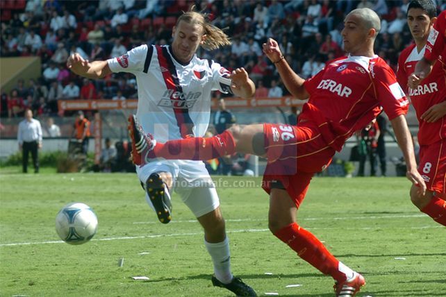 El Polaco Adrían Bastía arregló su vínculo con Colón y se quedará un año más