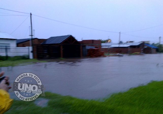 Terrible temporal de lluvia y viento generó graves destrozos en Paraná