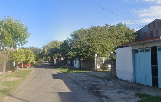 Una casa de Dean Funes al 3600 fue allanada en busca de un policía que está prófugo. 