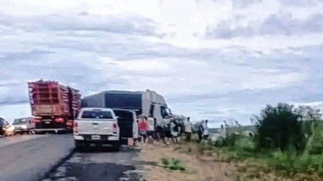 La familia es de Entre Ríos. El accidente ocurrió pasadas las 19 del viernes en una ruta muy transitada en temporada turística.