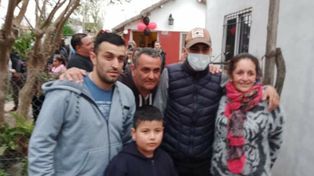 Video: el policía Gabriel Sanabria fue recibido como un héroe en San Javier