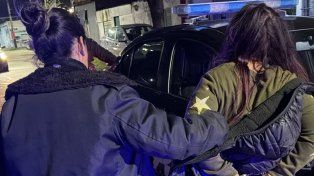 Denunció que su pareja salió de un ropero y lo atacó puñaladas cuando miraba Instagram en la cama