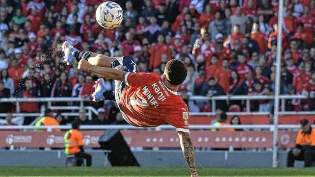 El gol de Santiago Montiel con Independiente se quedó con el Premio Puskás.