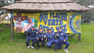 A falta de fútbol de primera, bueno es ir a ver la reserva de Central. y estos hinchas fueron los primeros en estar en Arroyo Seco antes del partido con San Lorenzo de semifinales.