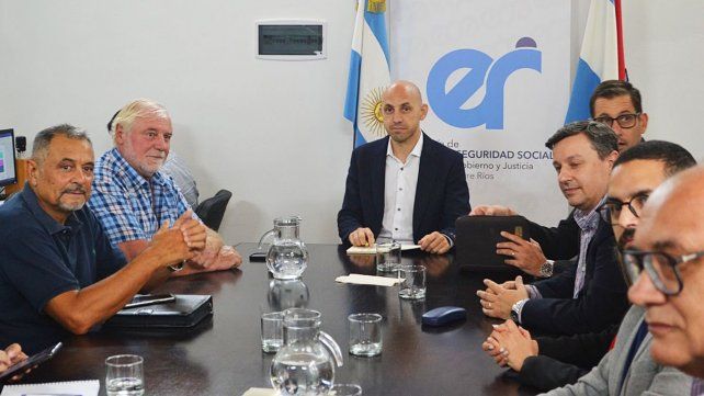 El Gobierno se centra en las paritarias sectoriales y aplaza la negociación salarial con los estatales