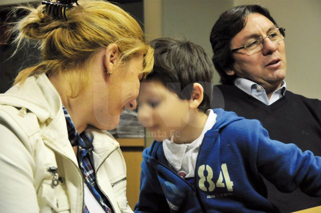 Decisión. “Nosotros vamos a llevar a nuestro hijo a una clínica para que le hagan exámenes sobre el medicamento que le aplicaron. Parecía el mismo tipo de sachet que le aplicaron a la nena que falleció”.