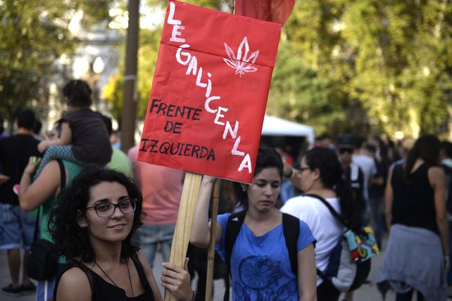 Rosario se suma a la MMM. La manifestación global por la legalización de los usos del cannabis y el pedido de una nueva ley de drogas.