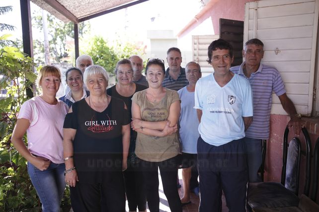 Dedicación. Quienes trabajan en el lugar acompañan a aquellos que buscan salir adelante.