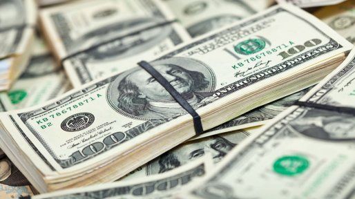 Segundo día sin cepo: el dólar oficial cerró a $1233 y el blue superó los $1280