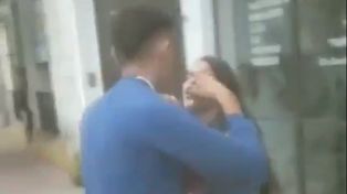 Video: una chica intentó ahorcar a su novio y después se golpeó la cabeza para acusarlo de violento