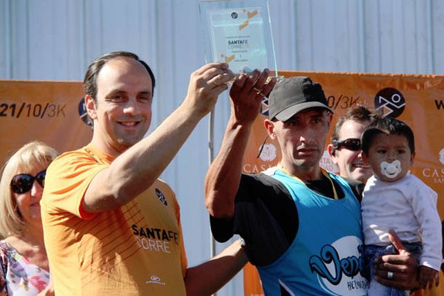 Este domingo, la ciudad se tiñó de naranja con la maratón Santa Fe Corre