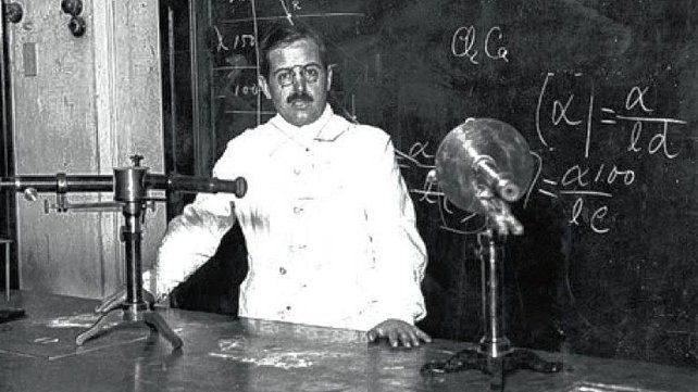 El Día del investigador Científico es en conmemoración del nacimiento del Premio Nobel argentino Bernardo Houssay