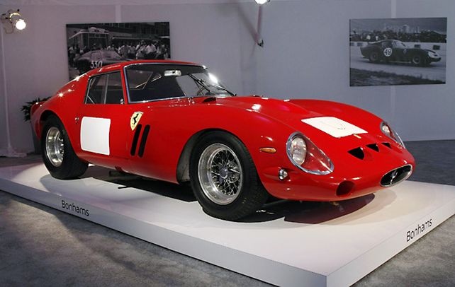 Bellísimo. El modelo 250 GTO es muy codiciado por su ingeniería única. Se construyeron sólo 39 ejemplares.