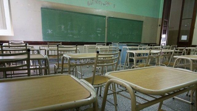 Los gremios docentes le piden a la provincia que los convoque para discutir paritarias
