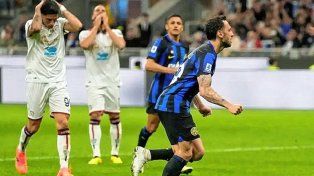 Inter empató con Cagliari y postergó su coronación en la Serie A de Italia.