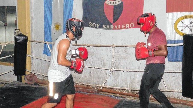 El Roque Otrino se vestirá de gala para recibir una nueva velada de boxeo santafesino de alto nivel. El Roque Otrino se vestirá de gala para recibir una nueva velada de boxeo santafesino de alto nivel.