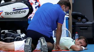 El moscovita recibió atención médica fuera de la cancha por una molestia.