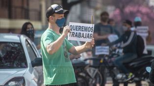 Trabajadores de Bingo y&nbsp;Casinos&nbsp;de&nbsp;Entre Ríos&nbsp;volvieron, este viernes, a cortar una mano de calle 25 de mayo, en&nbsp;Paraná