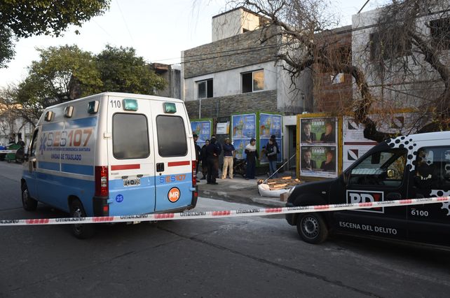 Escena del crimen. Sandro Procopio fue asesinado ayer alrededor de las 16.40 cuando caminaba hacia una casa cuya refacción estaba realizando.