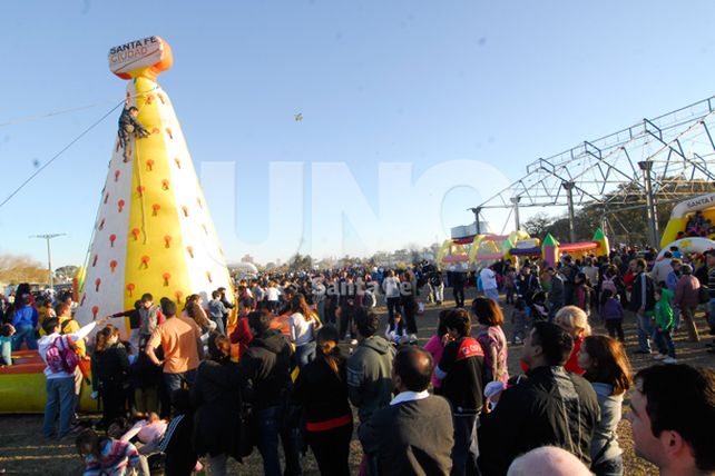 A pura diversión, los chicos festejaron su día en familia en el Parque Federal