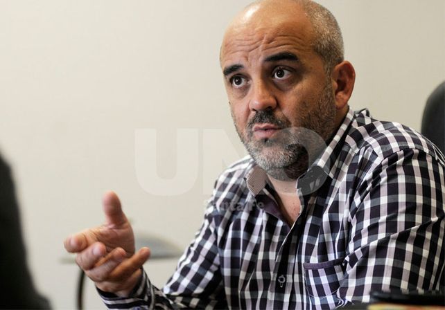 Injusticia. Oliver propone hacer tributar a emprendimientos que por no tener locales en una ciudad