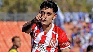 El chileno Javier Altamirano, jugador de Estudiantes, evoluciona día a día después de su convulsión.