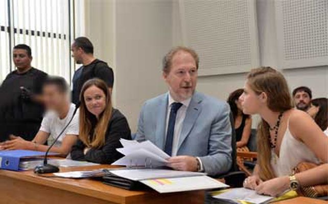 defensor. Al acusado Elías Gómez lo representan el defensor regional Gustavo Franceschetti y su par Maricel Palais.