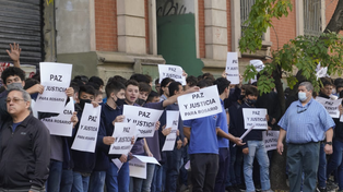 Alumnos del Colegio San José reclaman por paz y justicia en la ciudad en el marco del abrazo simbólico a la institución.&nbsp;