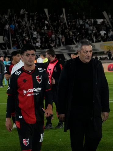 Frank Kudelka: No hay que echarle la culpa al árbitro, esto se define con goles