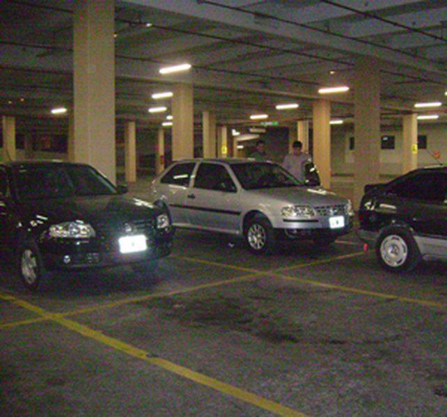 El estacionamiento del Portar Rosario Shopping.