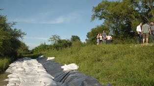 Crecida del Paraná: el intendente estuvo en Colastiné Sur