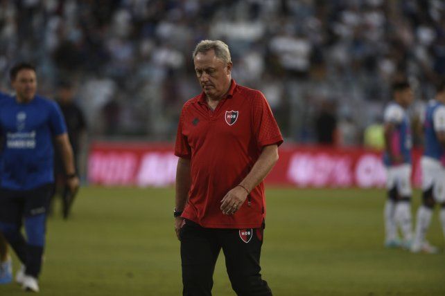Ricardo Lunari ya no es el DT de Newells.