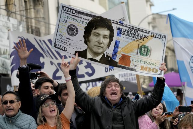 ¿Ya se cayó la dolarización?: Emilio Ocampo se bajó como candidato al Banco Central