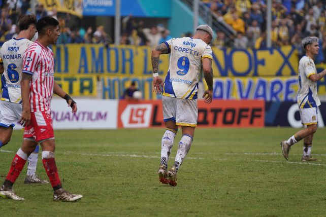 Enzo Copetti está enemistado con el gol y los hinchas de Central esperan ansiosos que vuelva a convertir.